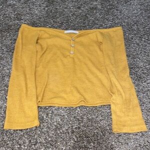 Off the shoulder yellow crop top half sleeve.